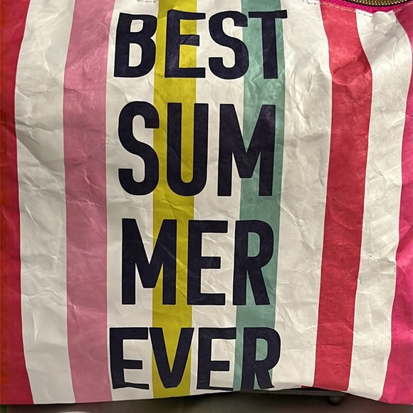 Slant rainbow stripes Tyvek travel bag with wristlet detachable clasp - NWT - Picture 2 of 11